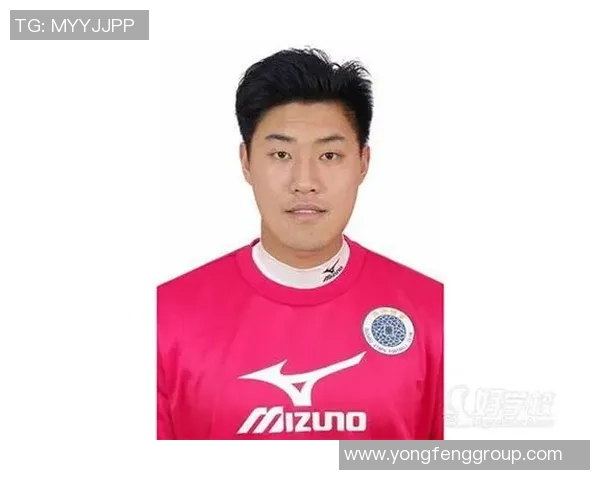 严啸在足球场上的传奇之路与不屈精神的完美结合